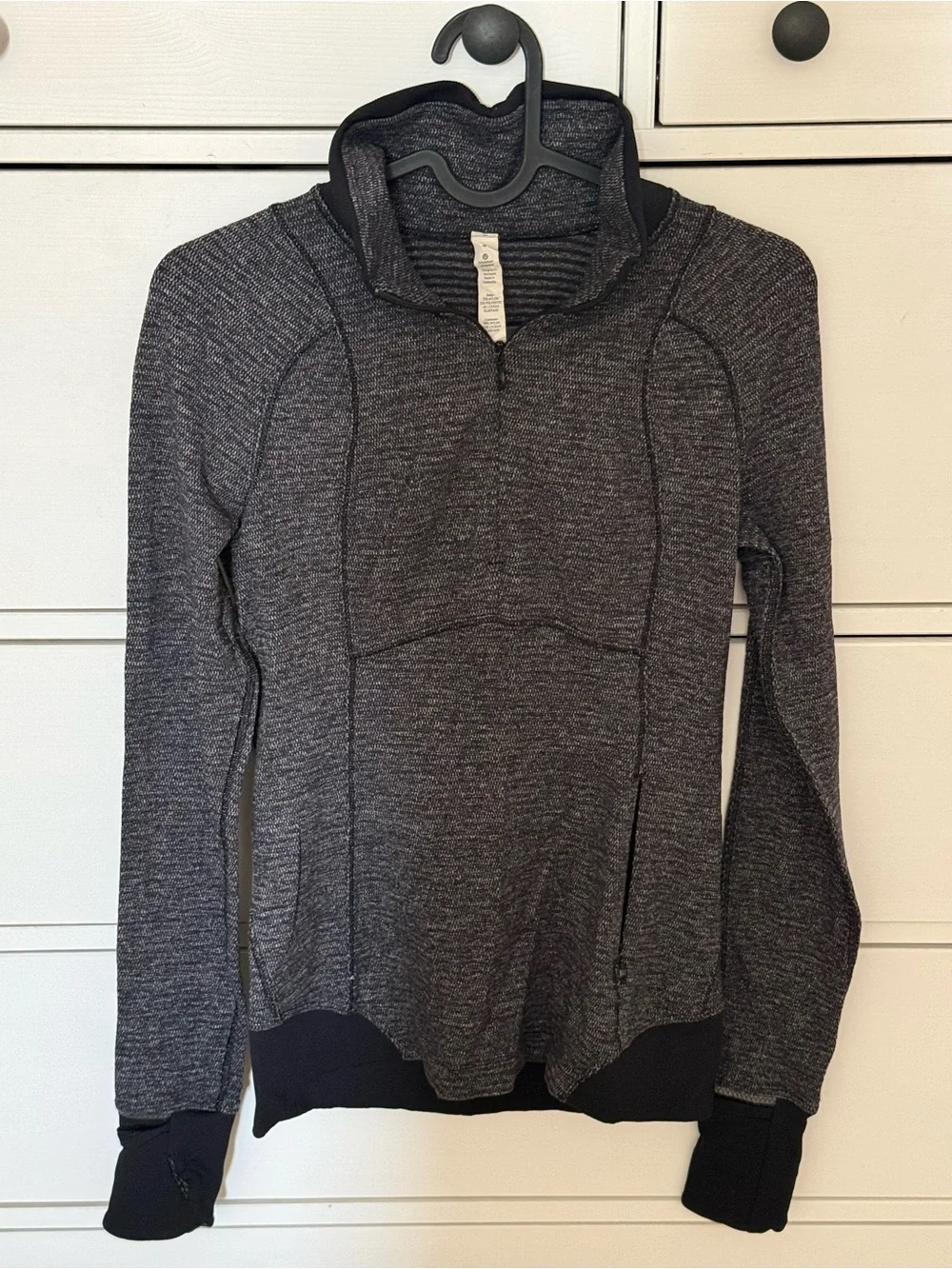 SALE!!! Lululemon Runderful half zip jacket size 4